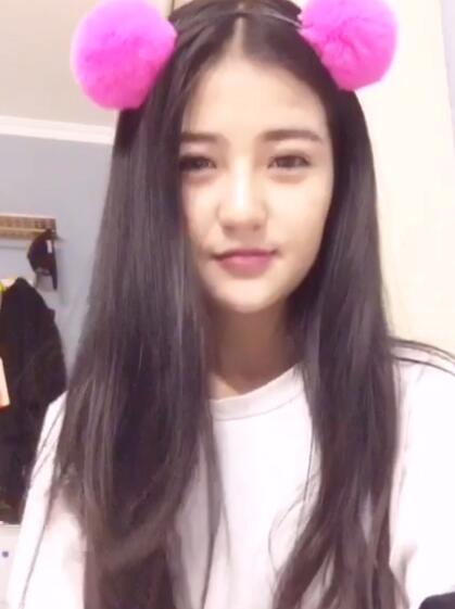 轻抚黑丝去罗衫伊人弄清影