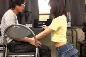 咸猪手袭胸十分钟视频 上海地铁猥琐男袭胸