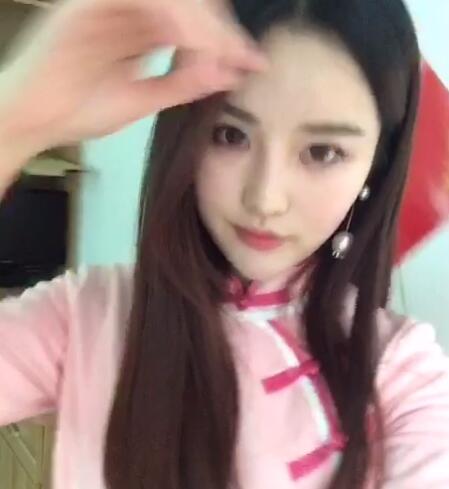 美女脱衣大胆豪放尤物性感迷人美乳惹火写真