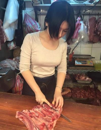 “猪肉公主”张采婕高清美艳生活照图片