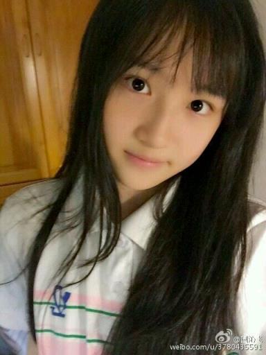 snh48费沁源比基尼性感写真集，费沁源动态图gif，费沁源短裙生活照(7)(点击浏览下一张趣图)