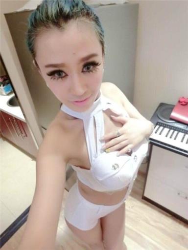 夜店dj热舞酒吧美女视频，夜店美女私照，性感夜店短裙美女图片(5)(点击浏览下一张趣图)