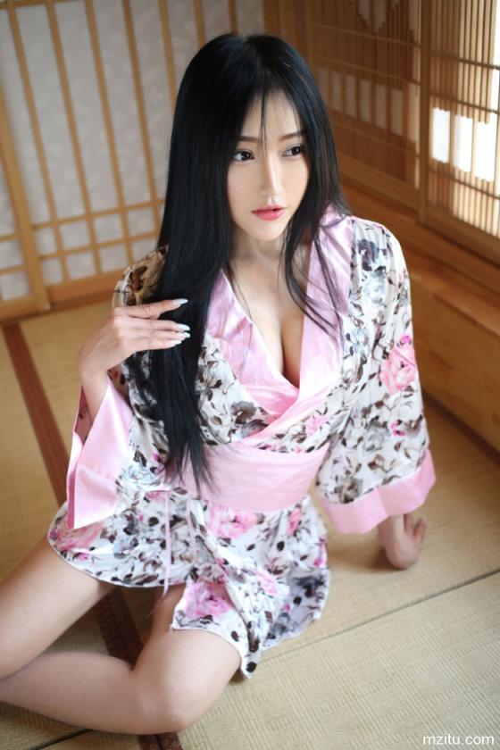 气质美女日式性感和服诱惑写真(14)(点击浏览下一张趣图)