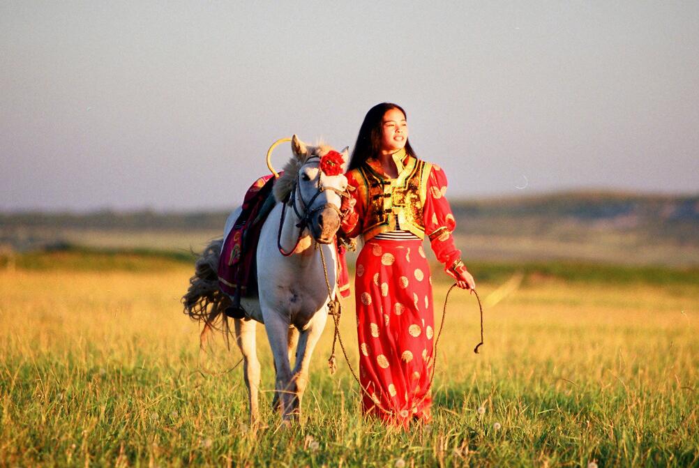 蒙古女人高清图片(点击浏览下一张趣图)