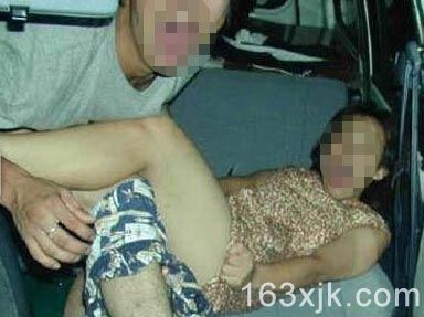 夫妻不拉窗帘图片(6)(点击浏览下一张趣图)