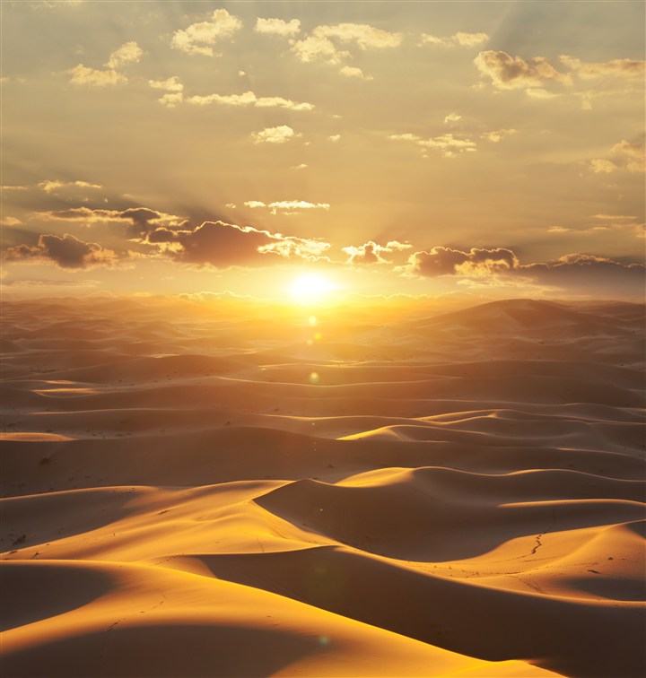 壮美的黄昏沙丘图片(点击浏览下一张趣图)