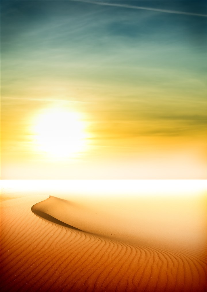 烈日下的沙丘唯美图片(点击浏览下一张趣图)