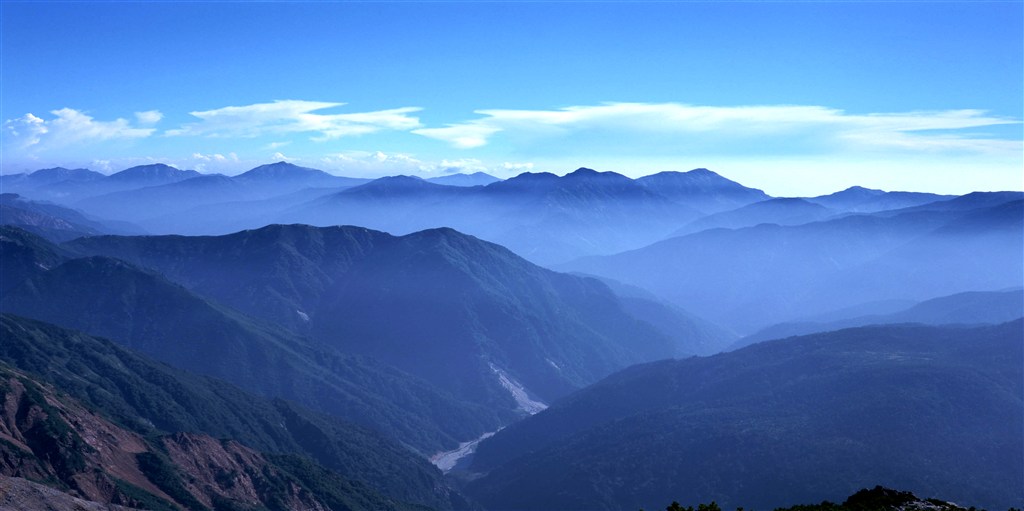 高山峡谷雾气浩大图片(点击浏览下一张趣图)