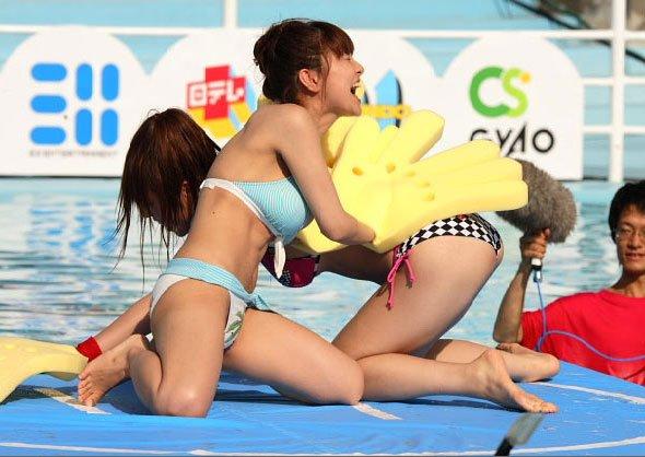 日本女子摔跤6 打美女肚子的视频大全(4)(点击浏览下一张趣图)