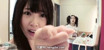 女仆抖奶动态图