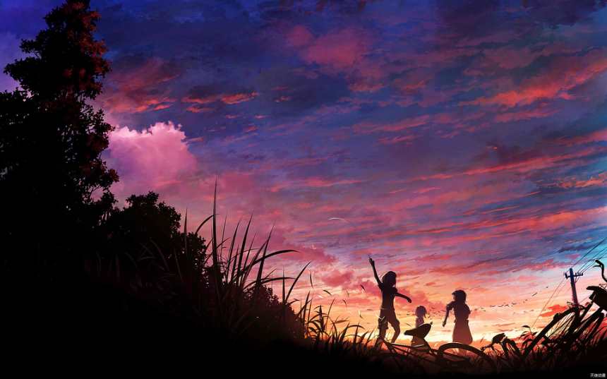 日落晚霞下草丛中玩耍的两三儿童(点击浏览下一张趣图)