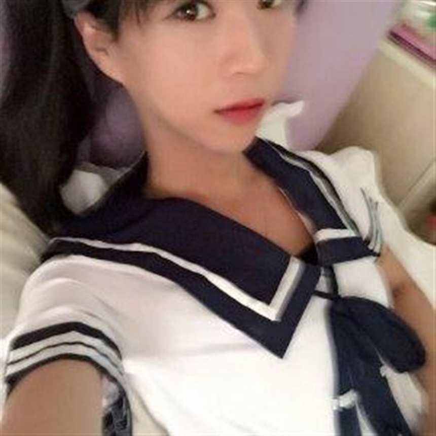 伪娘小银本人照片(2)(点击浏览下一张趣图)