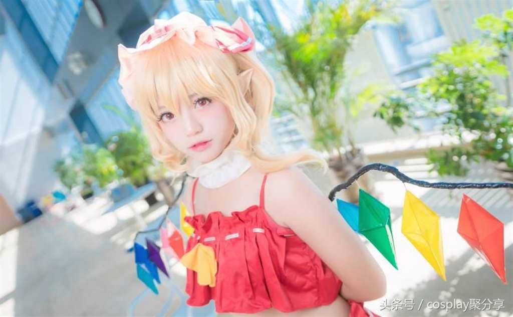 芙兰朵露夏日祭泳装萝莉水着cosplay本子福利(点击浏览下一张趣图)