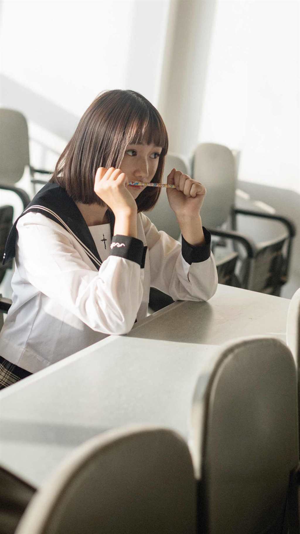 日系清纯jk制服美女图片高清手机壁纸(点击浏览下一张趣图)