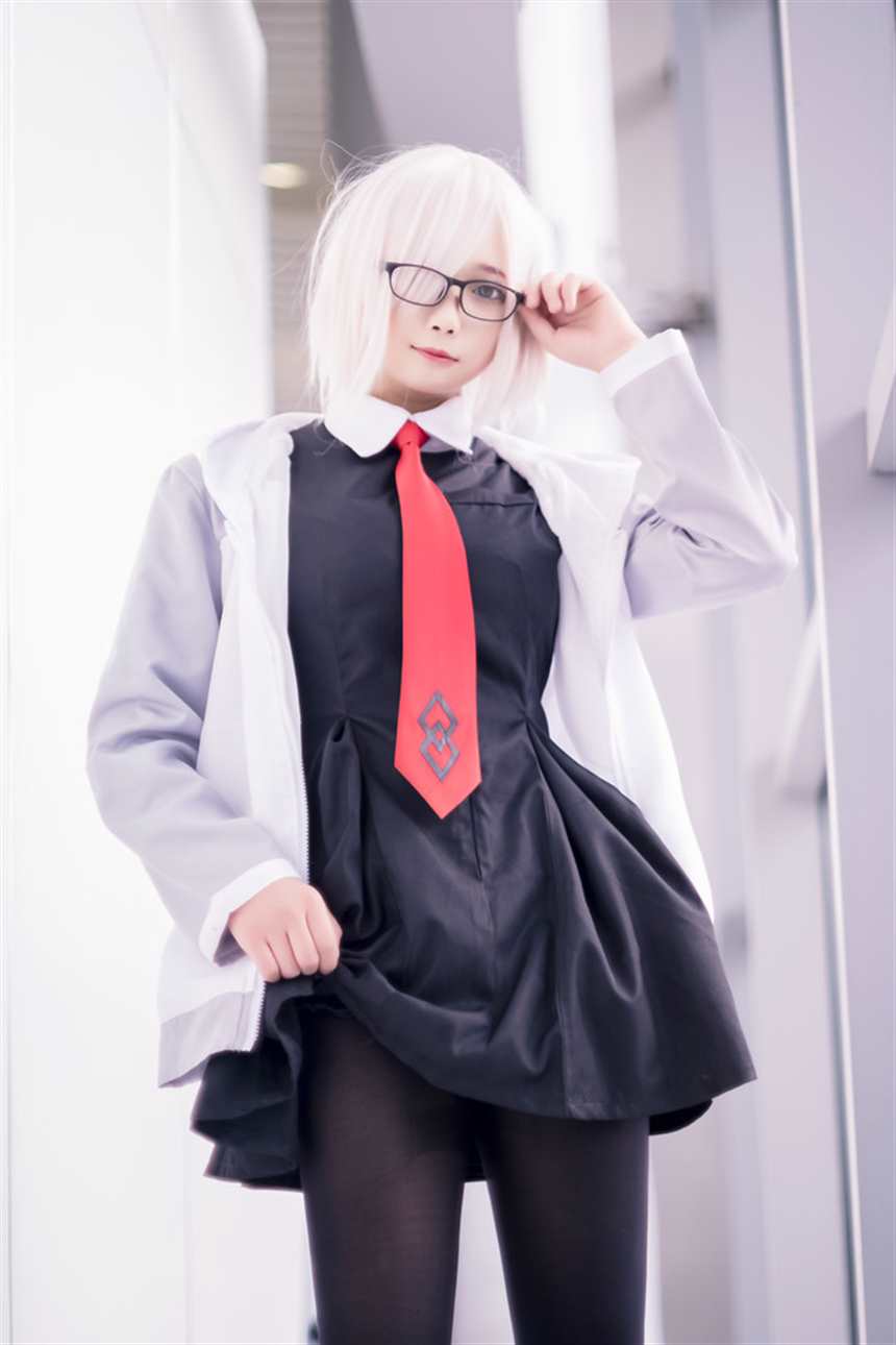 最爱黑丝学妹 玛修 漫展场照 cosplay(点击浏览下一张趣图)