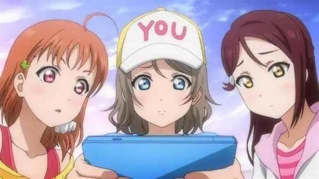 动画《LoveLive！Sunshine！！》渡边曜（渡辺曜中出现的手机（夏普）