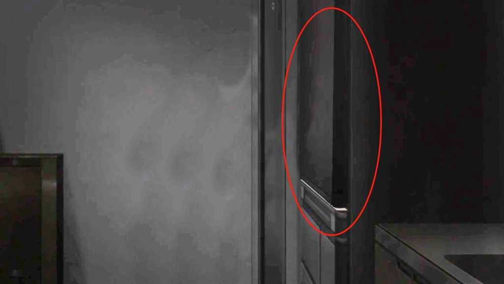 今天带大家去看看《东京战纪re2》里高槻泉的房间