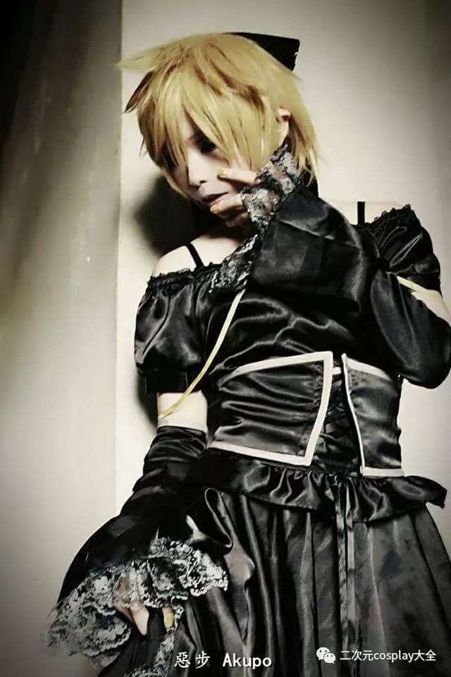 VOCALOID中的镜音连cos，让我们一起来看看吧！