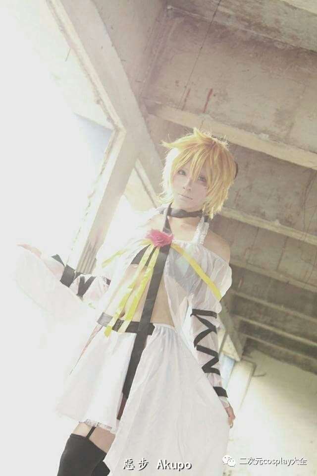 VOCALOID中的镜音连cos，让我们一起来看看吧！