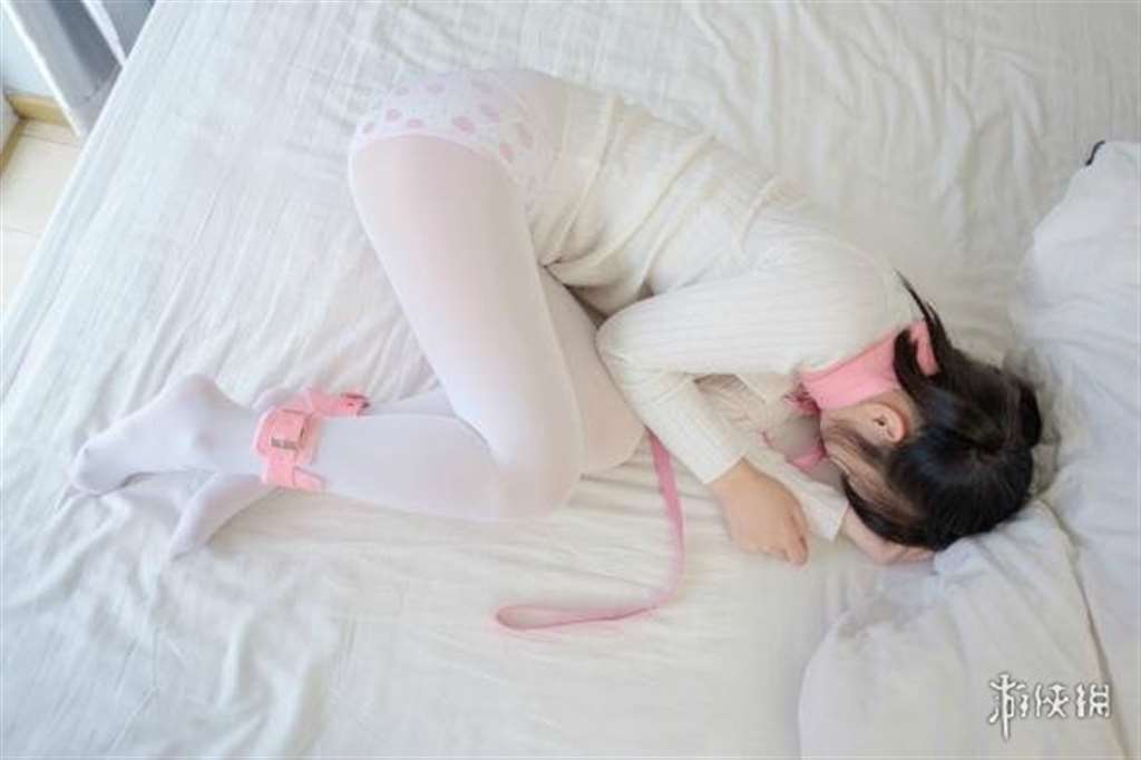 白丝h福利液液酱视频 当一个萌妹子穿上白丝