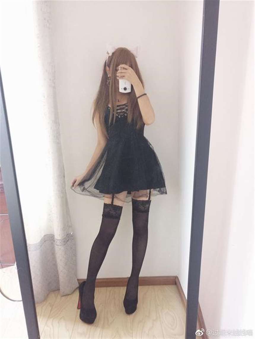 过期米线线喵多少一次及白色吊带大尺度套图