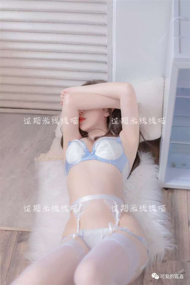 微博上的粉丝44W 斗鱼主播-米线线sama 身材凹凸有致