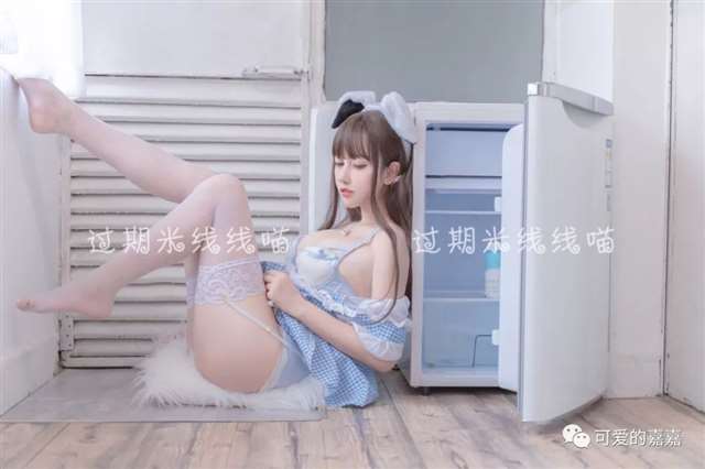 微博上的粉丝44W 斗鱼主播-米线线sama 身材凹凸有致