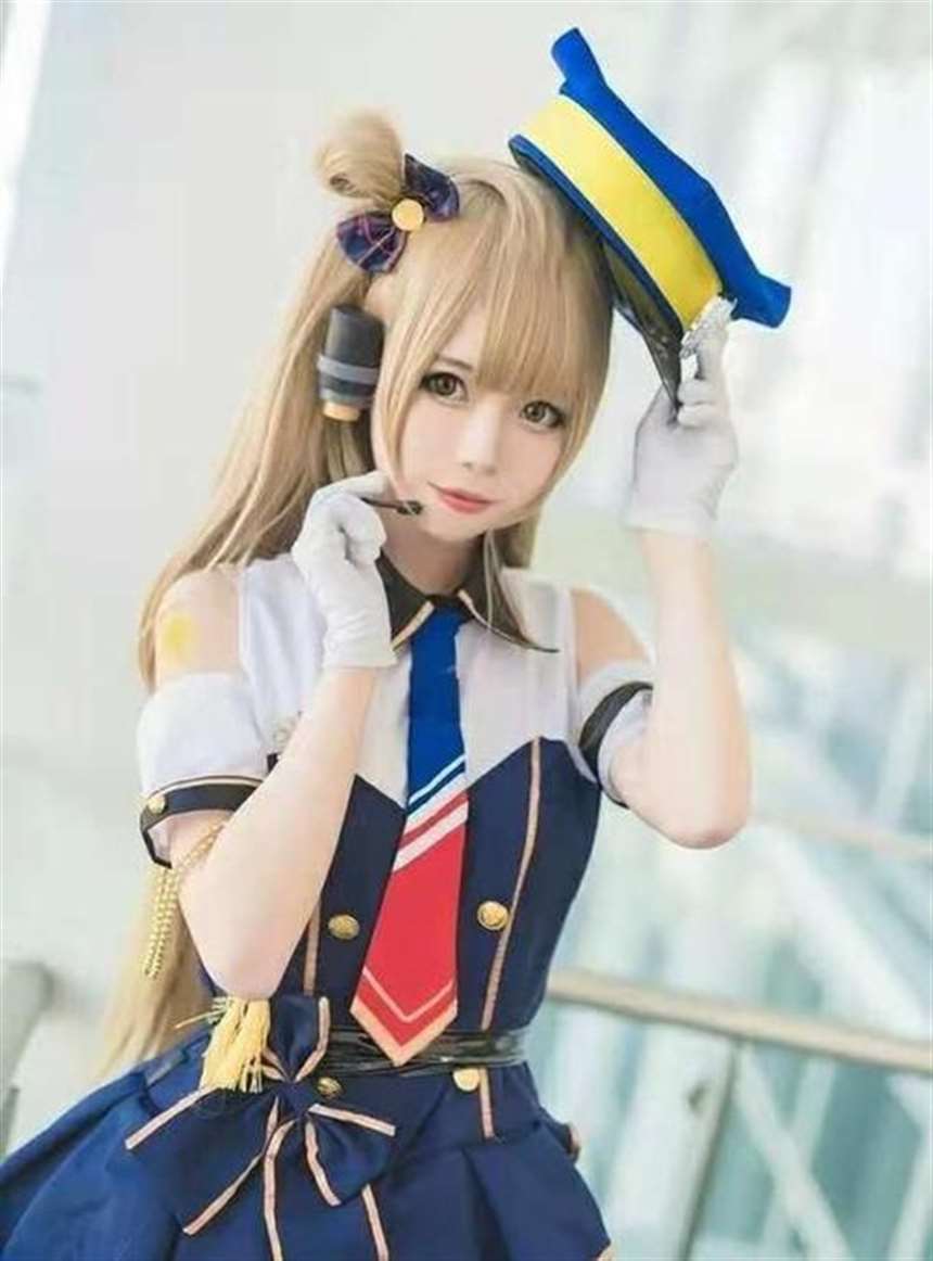 Cosplay进酱 ,上身让人沸腾(2)(点击浏览下一张趣图)