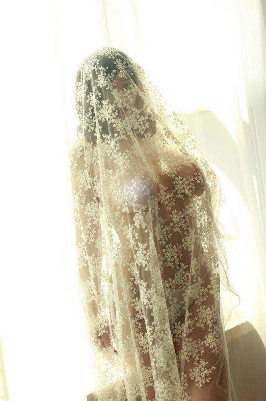 重温经典国产奶牛微博红人闫盼盼爆乳25套图