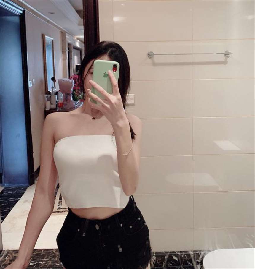 斗鱼的三大福利主播小玉放出福利照片