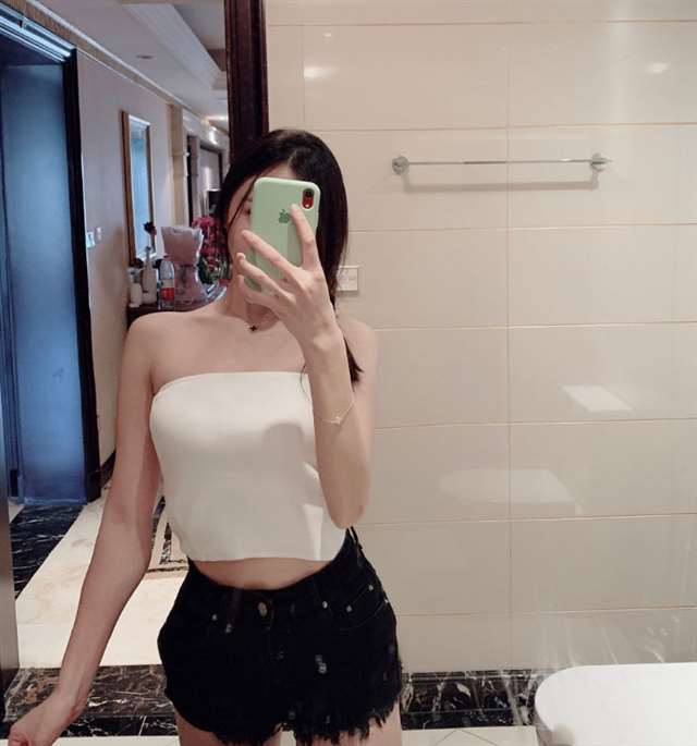 小小玉酱妖猫APP大量尺度写真流出