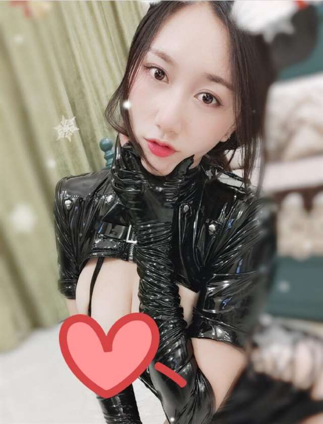 斗鱼小小玉酱零售版付费写真套图