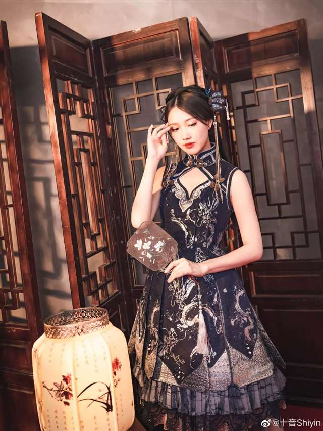 咬人猫获封二次元女神 月薪达到六位数