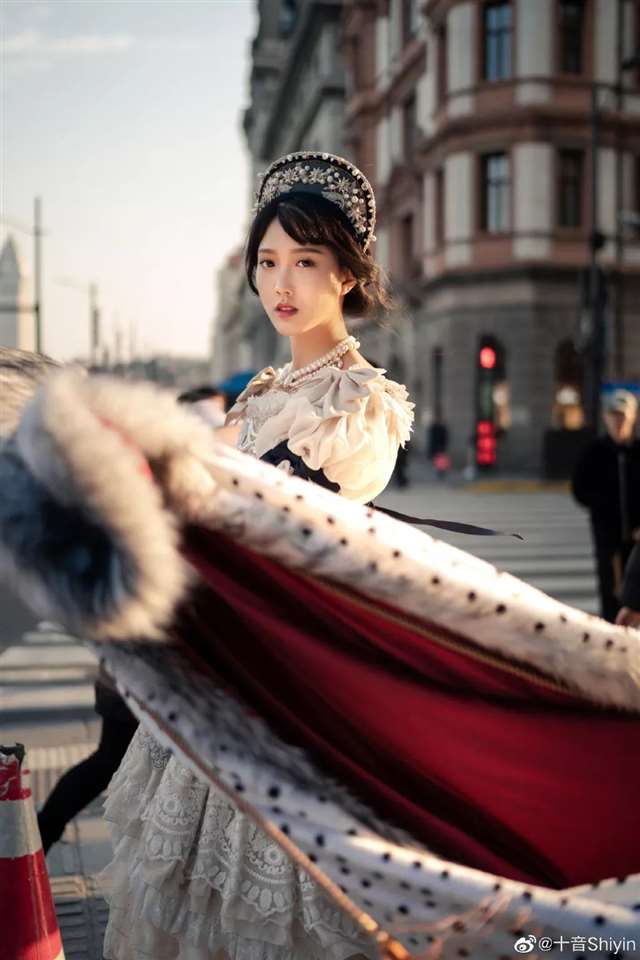 咬人猫获封二次元女神 月薪达到六位数