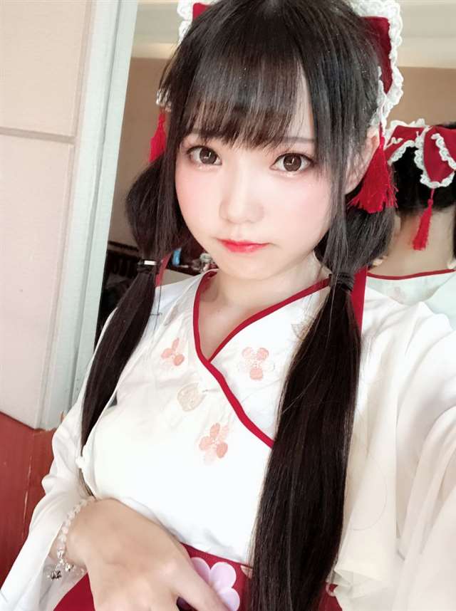 咬人猫获封二次元女神 月薪达到六位数