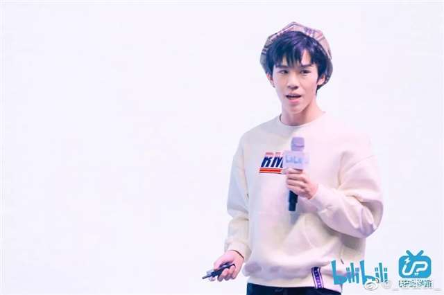 咬人猫获封二次元女神 月薪达到六位数