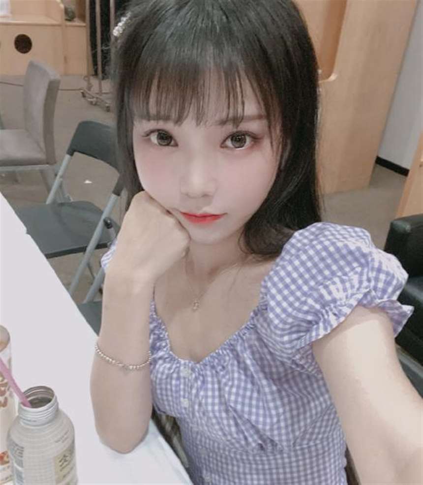 咬人猫30多岁为什么能火这么久？