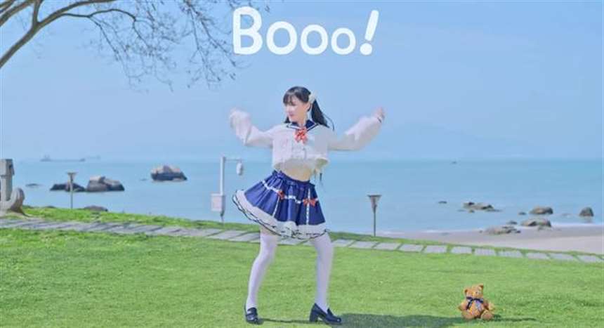 咬人猫30多岁为什么能火这么久？