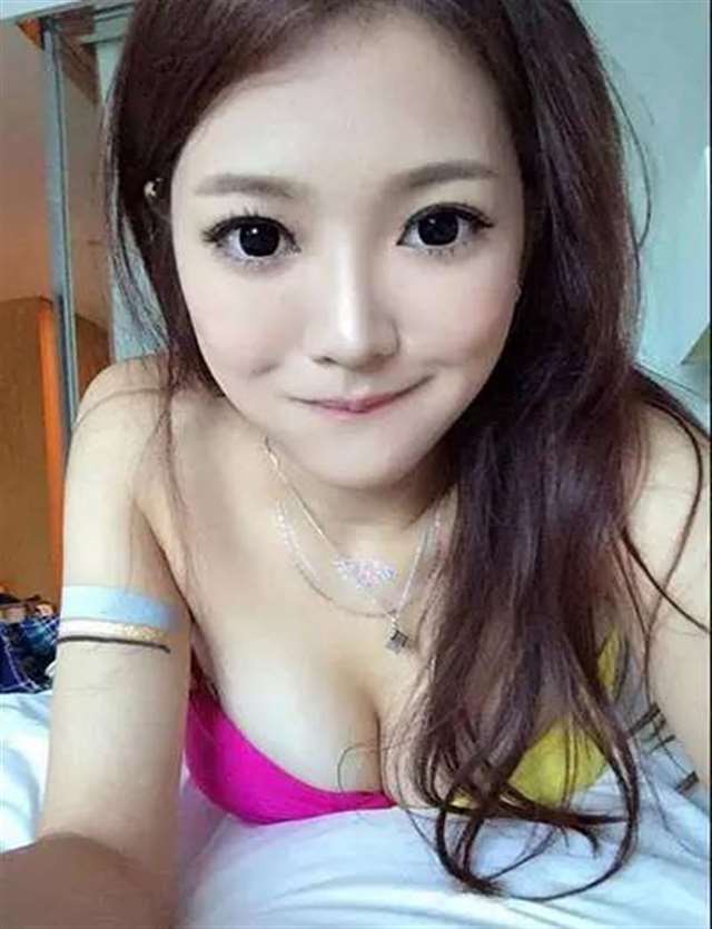 女主播遭摄影师出卖，大尺度私照流出