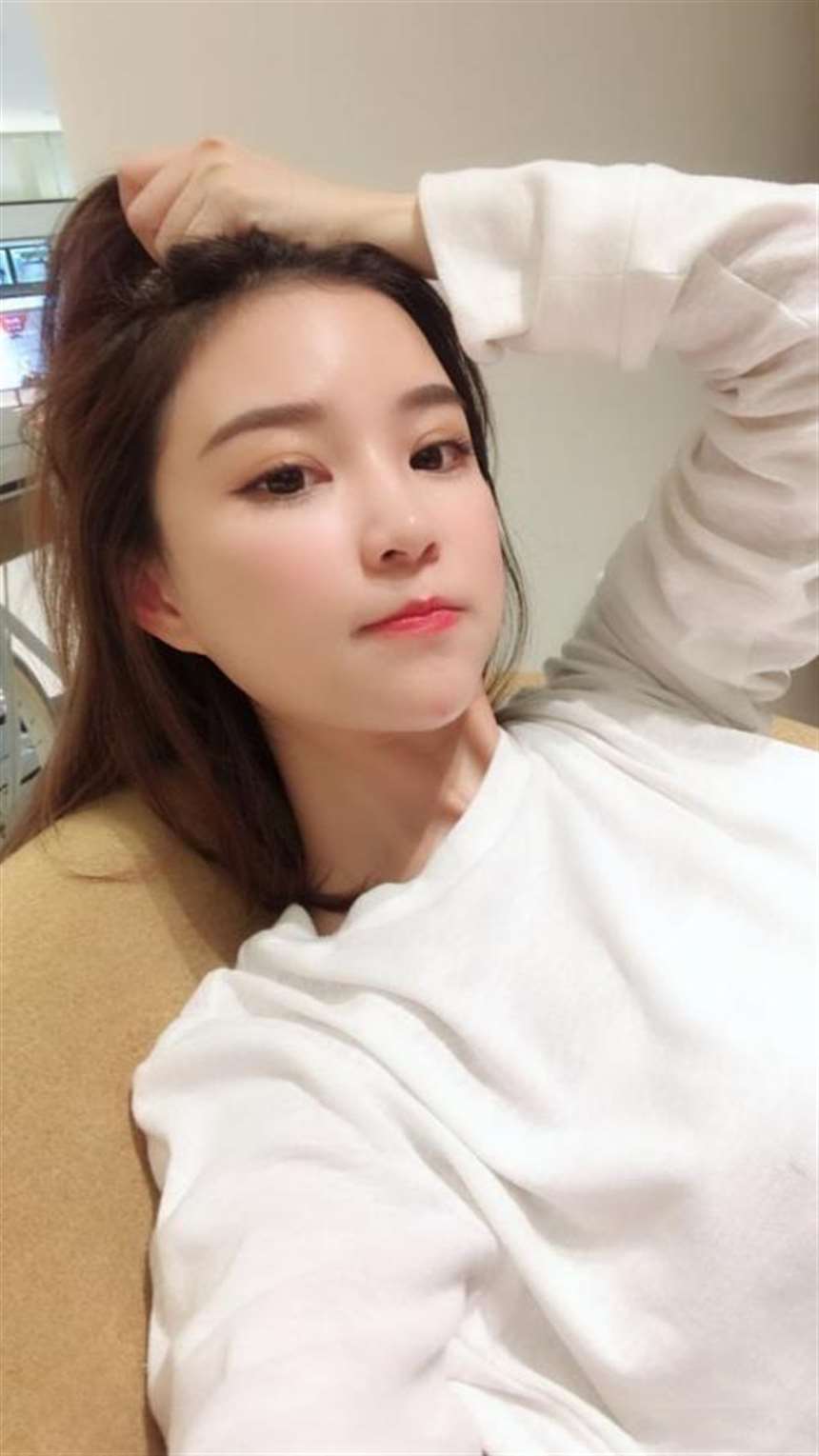 是依酱呀微博小号  21套合集 无水印