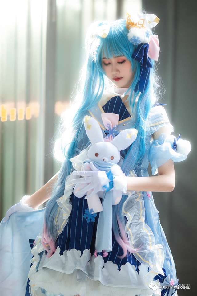 出境：陌尘尘摄影：@可乐君妆娘：@65