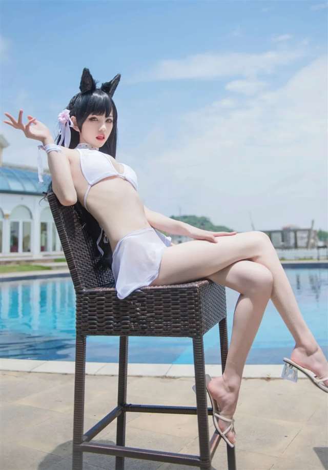 cn：微博@你的负卿 泳装 蜜汁猫裘