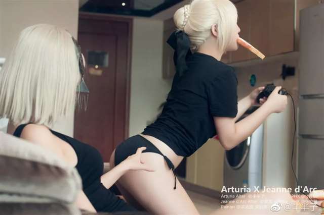 日常分享COS美图 性感COS半半酱