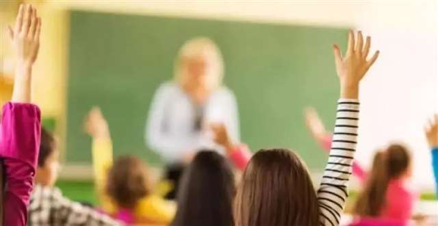 开阳女中外教事件 双马尾学生妹穿情趣女仆装被外教老师各种姿势