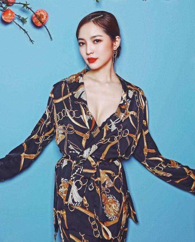 王钟瑶5分37秒,身材饱满迷人,东方女性的美