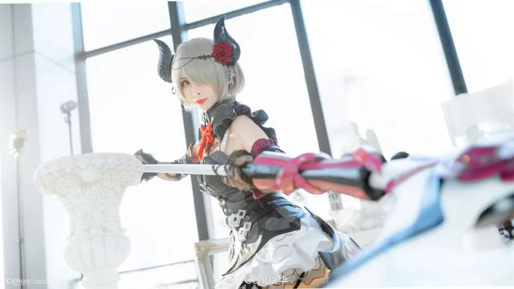 崩坏3 丽塔 COS《崩坏3》丽塔·洛丝薇瑟 coser微博：肉扣热热子