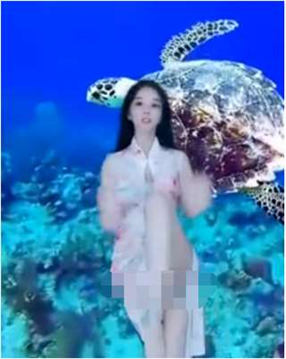 小乔直播间开叉旗袍跳舞各种高抬腿动作