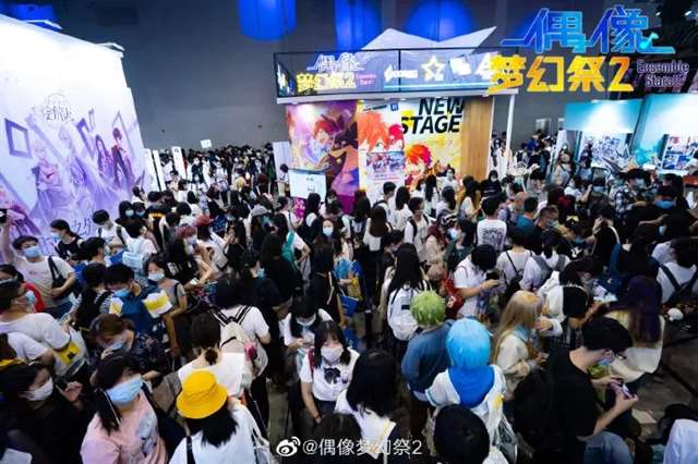 《偶像梦幻祭》不光是个游戏，某种角度上是小说，是音乐，也是动画片