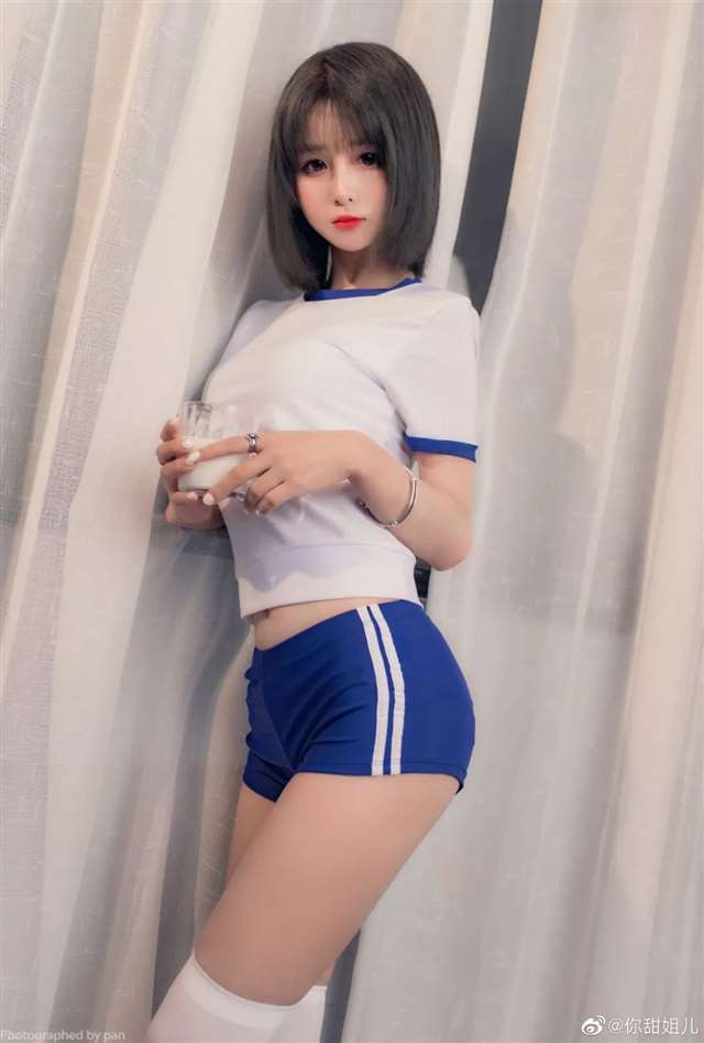 “欧尼酱～”cos出镜：@你甜姐儿<