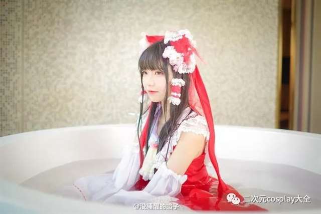 博丽灵梦，《东方Project》 coser@没睡醒的馅子